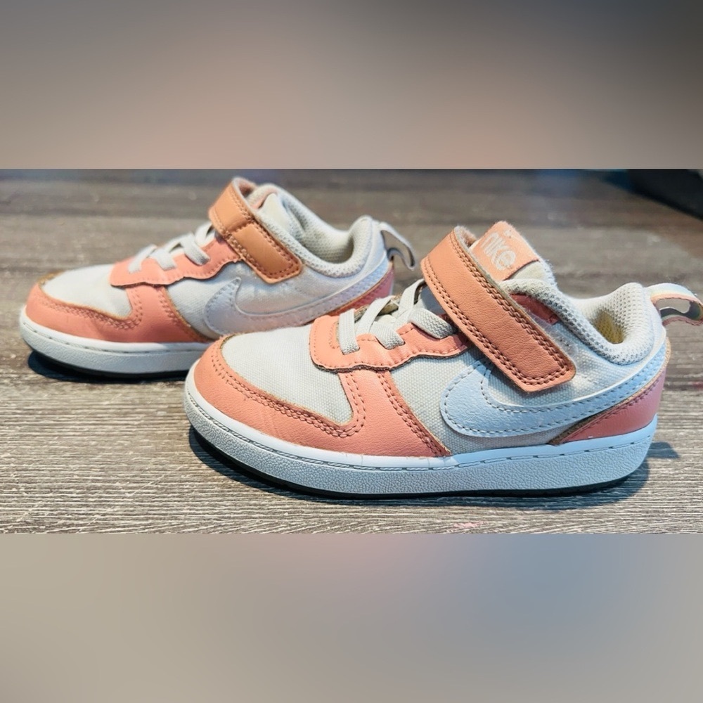 TODDLER PINK AND WHITE NIKE DUNKS SIZE 9C